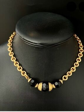 ANNE KLEIN 💕RARE Gold-Tone Chain Necklace with Black Faceted Beads &Toggle Clasp